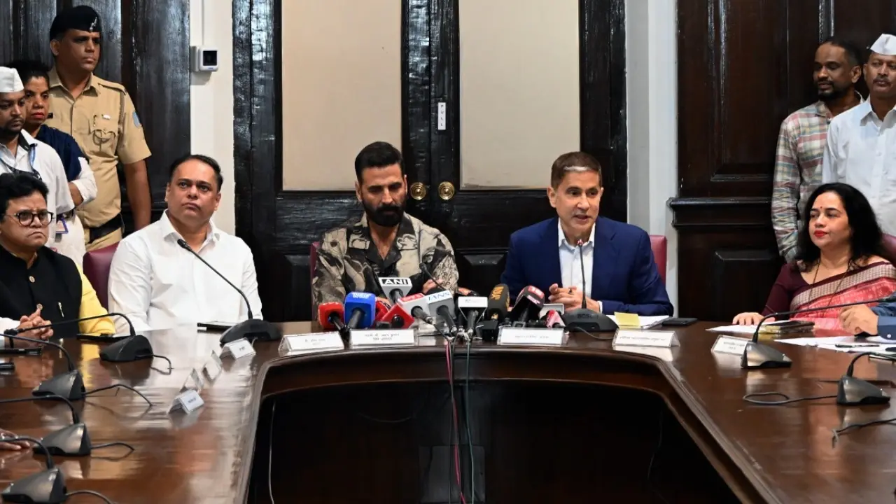 The competition has begun immediately and will run until December. It is open to a wide range of participants, including housing societies, schools, slum areas, hotels, gardens, public toilets and other establishments in Mumbai