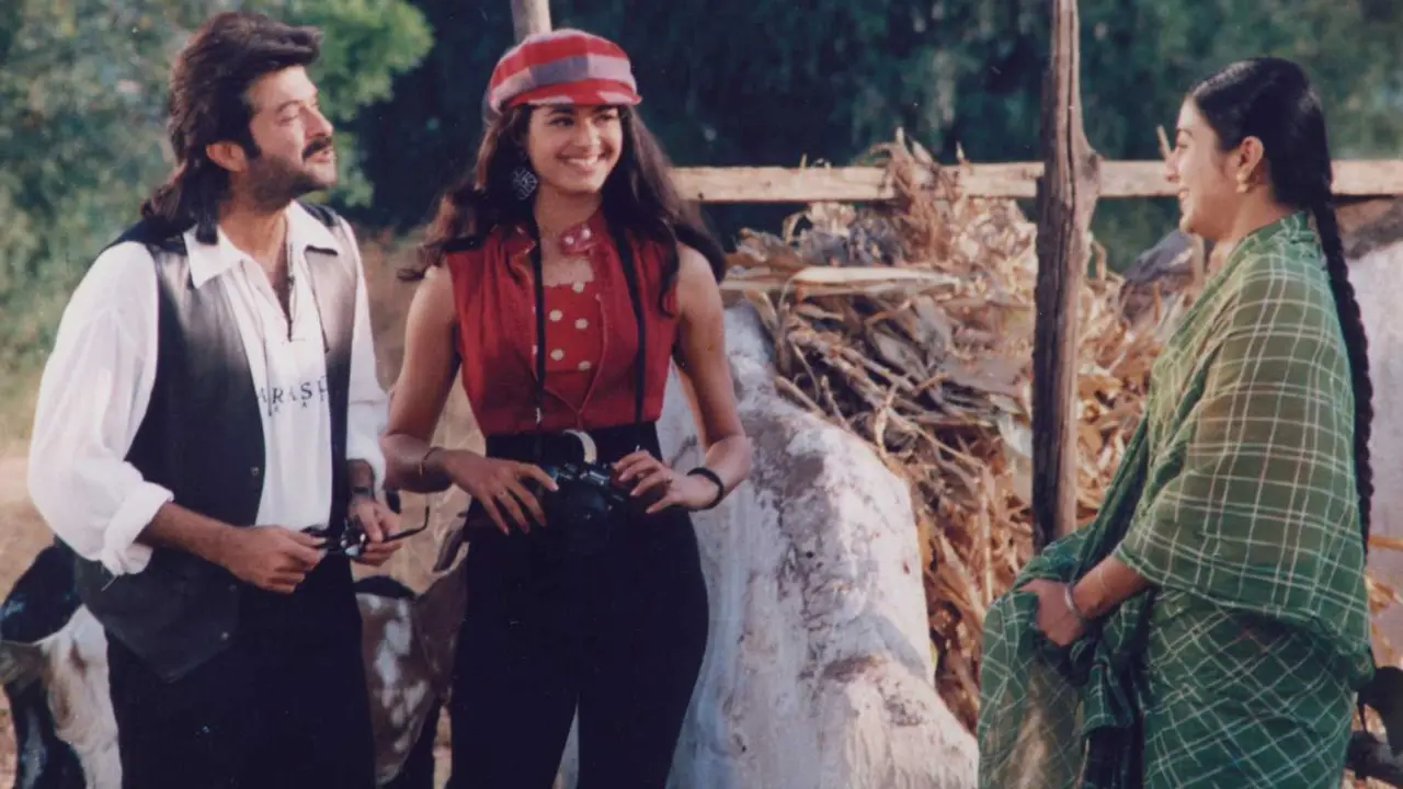 Virasat
Virasat stars Anil Kapoor as a foreign-returned young man who is torn between his modern upbringing and his family’s deep-rooted rural legacy. Directed by Priyadarshan, the film beautifully explores tradition, responsibility, and personal sacrifice.