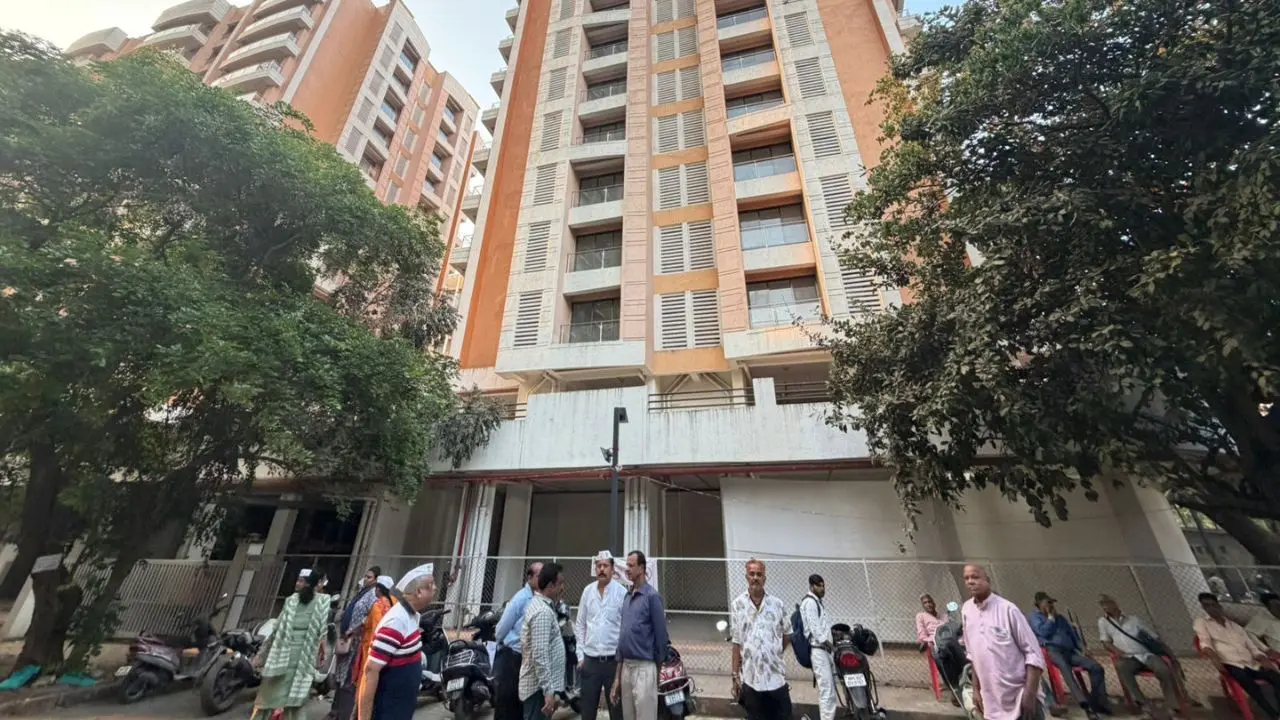 Residents allege safety risks and poor construction by the authorities. PIC/ ANUSHREE GAIKWAD