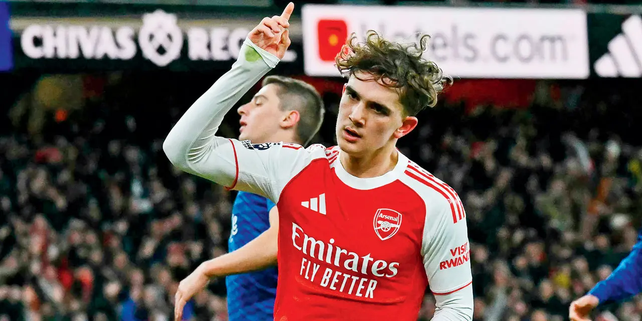 Dowman, wow man! 16 year old puts Arsenal 9 points clear at the top