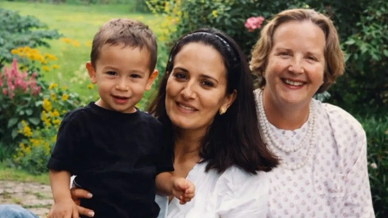 Ayesha Shroff shares childhood memory with son Tiger as she wishes him