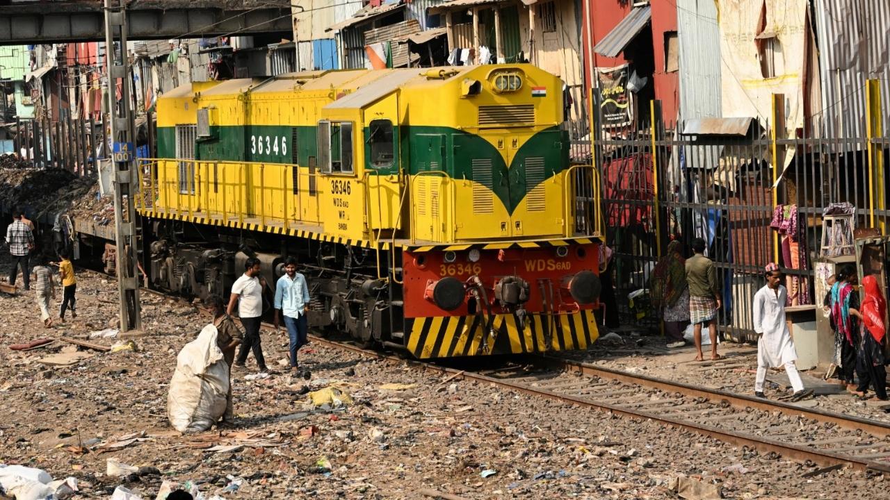 The Garib Nagar area in Bandra East has long been considered a sensitive zone due to the presence of dense slum settlements close to the railway tracks