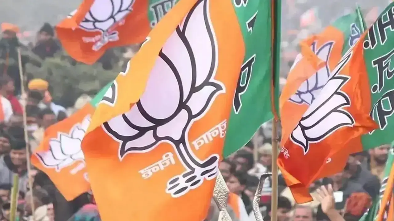 Kolkata: TMC, BJP supporters clash ahead of PM’s rally