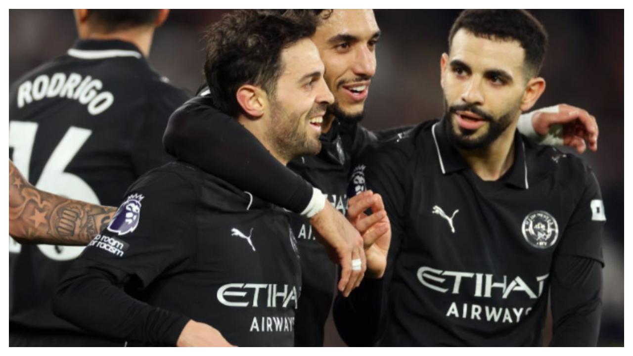 After Arsenal's win, Manchester City played away to West Ham United, knowing anything other than a win would put them further behind in the title race