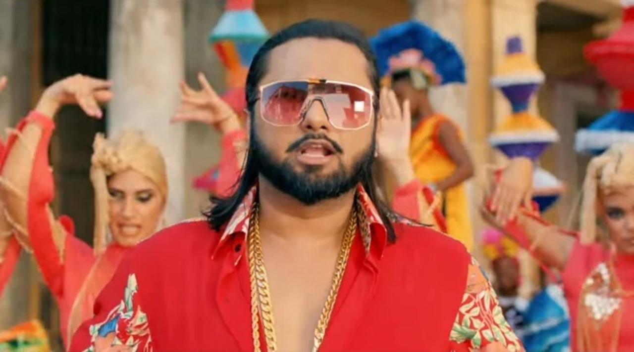 Makhna (2019): Yo Yo Honey Singh faced a police inquiry and legal action initiated by the Punjab State Women's Commission for using objectionable words against women in this song