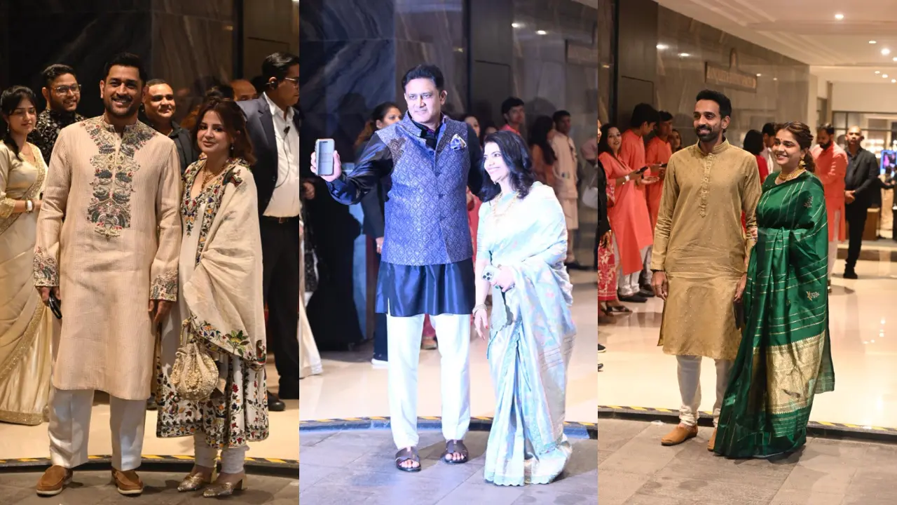 Former cricketers MS Dhoni, Anil Kumble, and Dhawal Kulkarni also made their appearances at the grand event in Mumbai