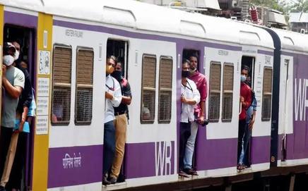 Major rail block to affect Andheri–Borivali route; 254 trains cancelled on Sunday. (File pic)