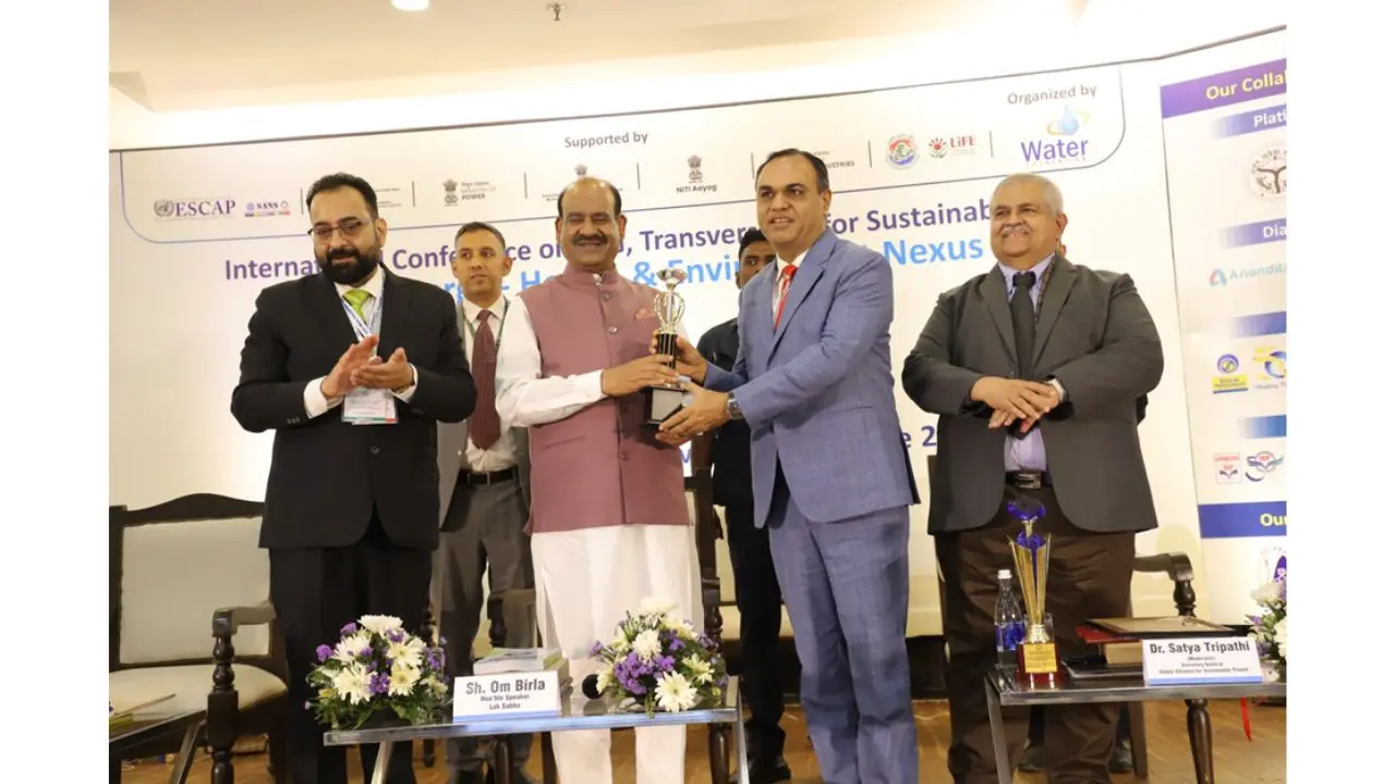 “CM TRANSFORMATIONAL And SUSTAINABLE GOVERNANCE AWARD” CONFERRED on CM MAHARASHTRA DEVENDRA FADNAVIS AT WATER TRANSVERSALITY GLOBAL AWARDS And CONCLAVE 2026
