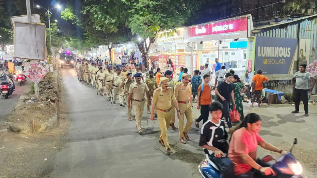 Manpada police conduct route march ahead of Ram Navami in Dombivli