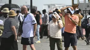 Mumbai weather: Temperature to touch 33°C in city; AQI recorded satisfactory