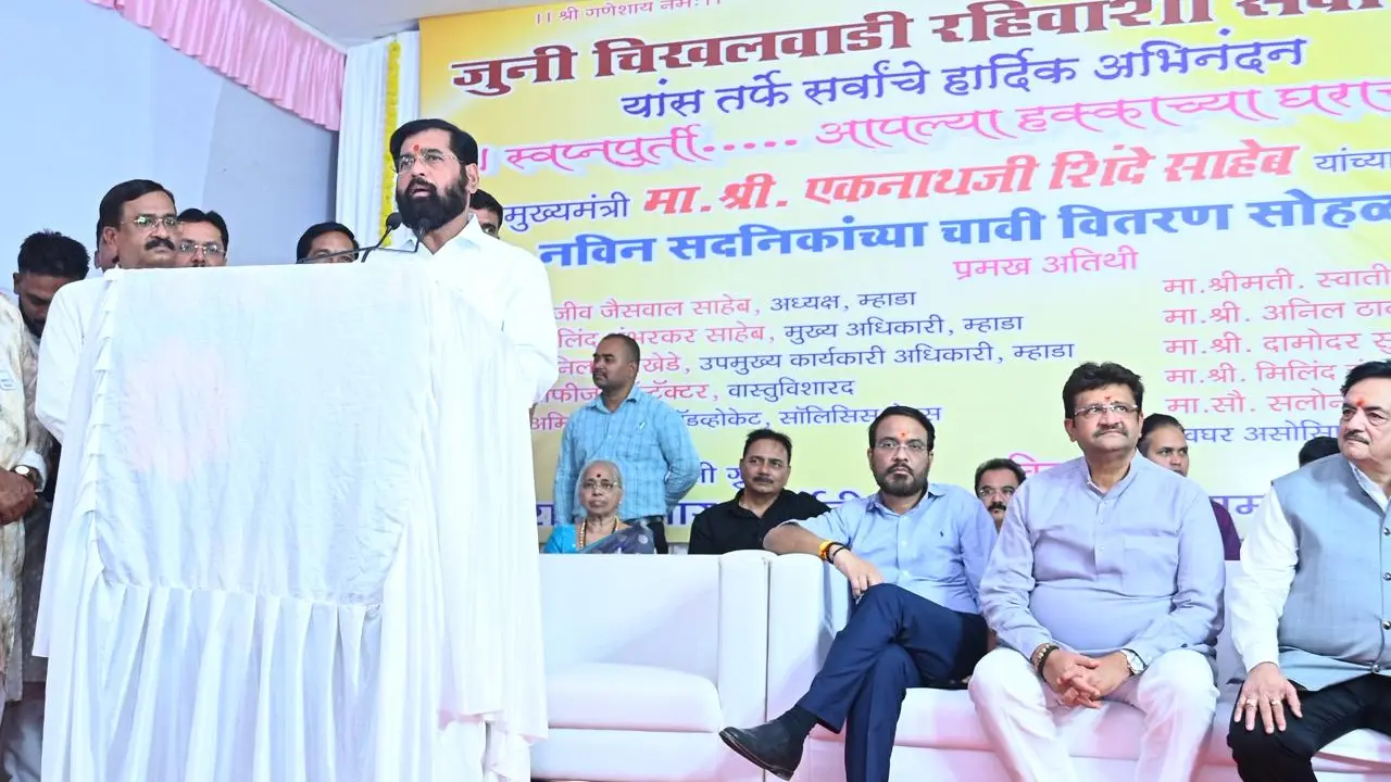 He said that under the government-approved cluster redevelopment scheme, residents who earlier lived in small houses of around 120 square feet have now been provided with spacious 585 square foot 2BHK flats