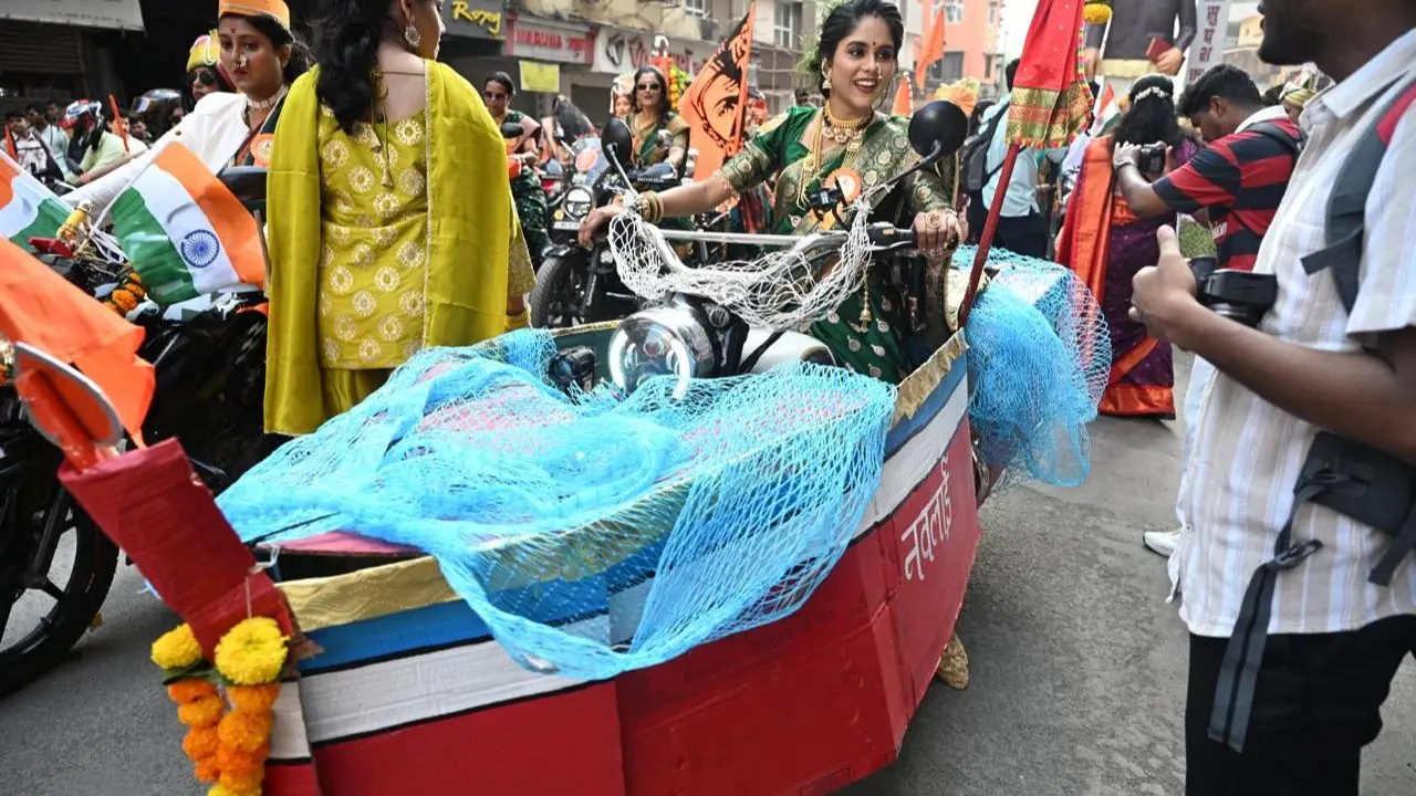 Participants proudly carried Gudis—traditional symbols made with a bright silk cloth, neem leaves, garlands, and an inverted kalash—hoisted high on bamboo sticks. These Gudis, displayed outside homes and along the procession routes, symbolise victory, prosperity, and the triumph of good over evil. PIC/ ATUL KAMBLE