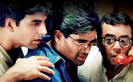 (L-R) Akshay Kumar, Suniel Shetty, and Paresh Rawal in a still from ‘Hera Pheri’