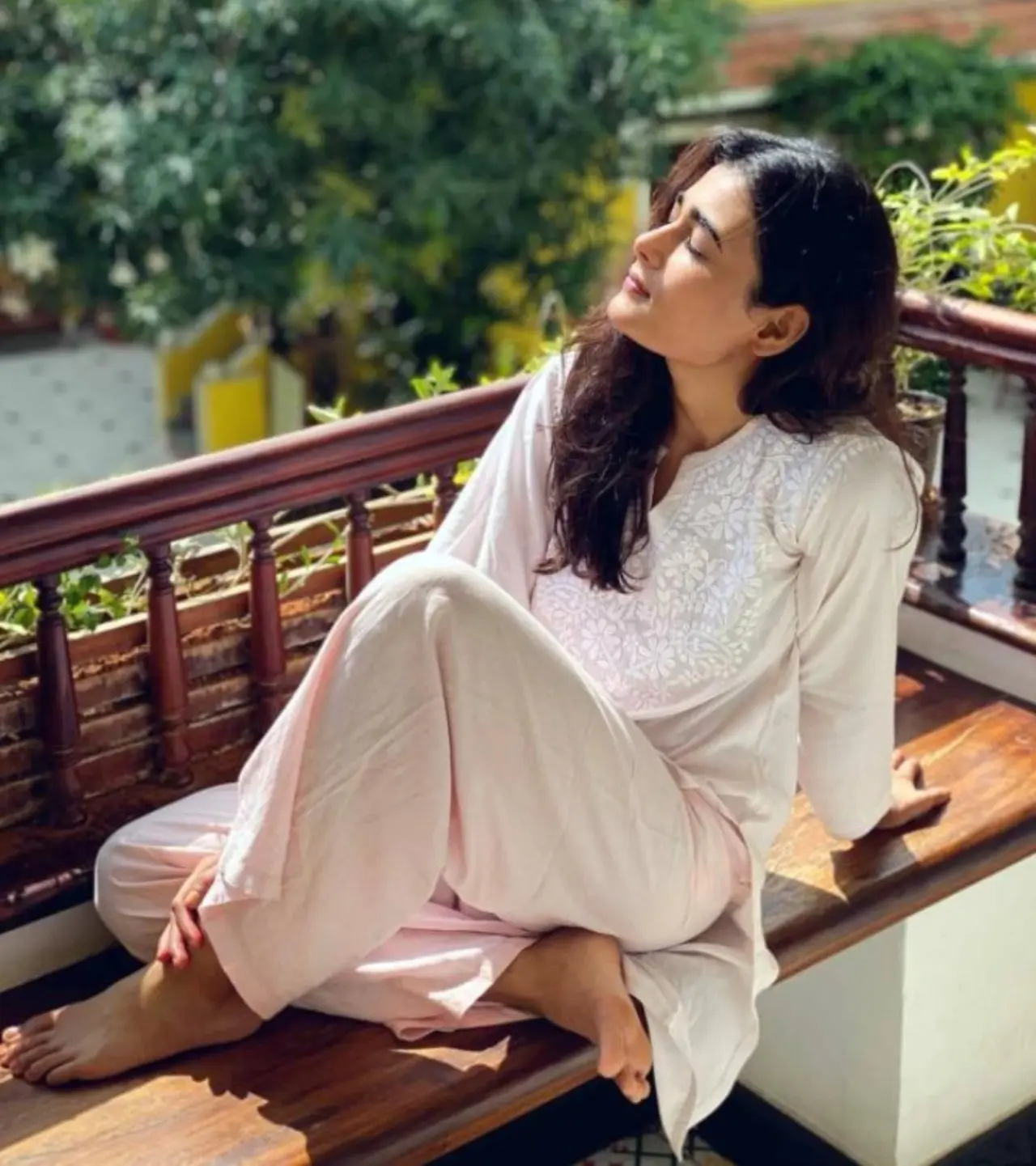 Shalini Pandey’s ethnic choices are rooted in quiet elegance. For those who prefer simplicity with grace, her understated white looks make for perfect Holi inspiration.