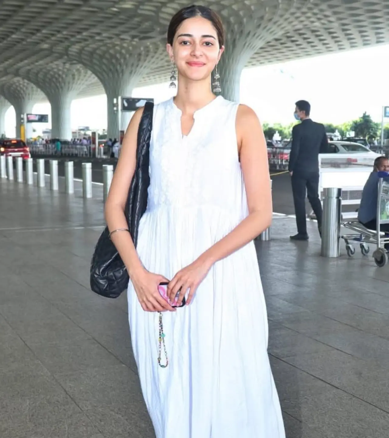 Ananya Panday gives white outfits a youthful twist. From breezy kurta sets to soft pastel-toned ensembles that almost pass for white, her festive fashion feels easy and playful.