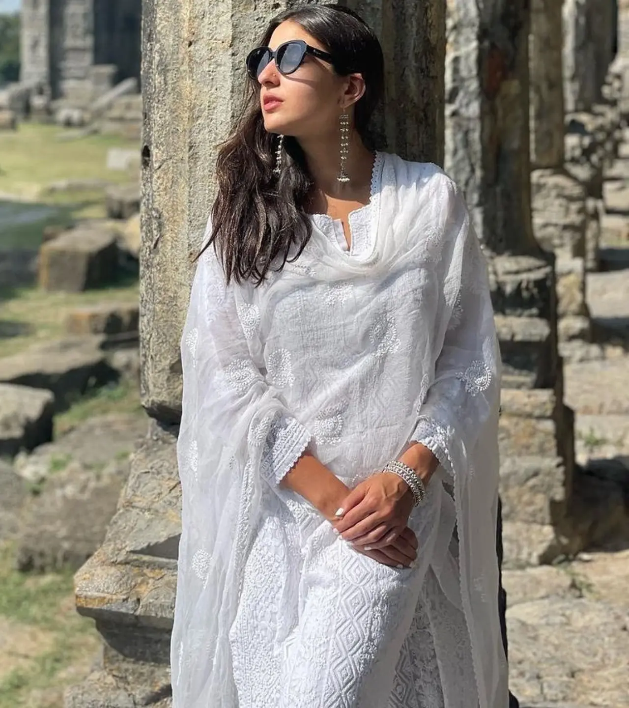 When it comes to ethnic whites, Sara Ali Khan’s chikankari wardrobe deserves its own spotlight. Flowing silhouettes, airy fabrics and timeless cuts define her festive style.