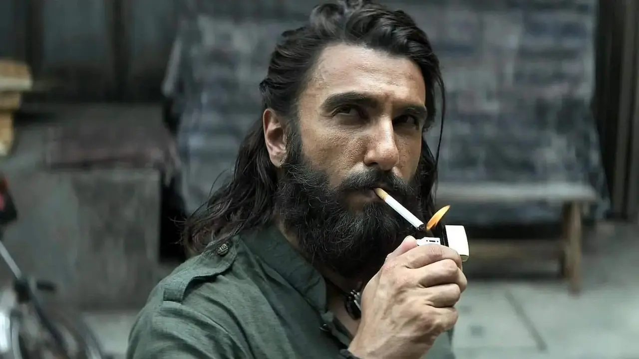 According to reports, the makers allegedly received a legal notice from the Sikh community regarding a scene where Ranveer Singh's character, Jaskirat Singh Rangi, is seen smoking. They argued that it hurts religious sentiments since smoking is strictly prohibited in the Sikh faith.