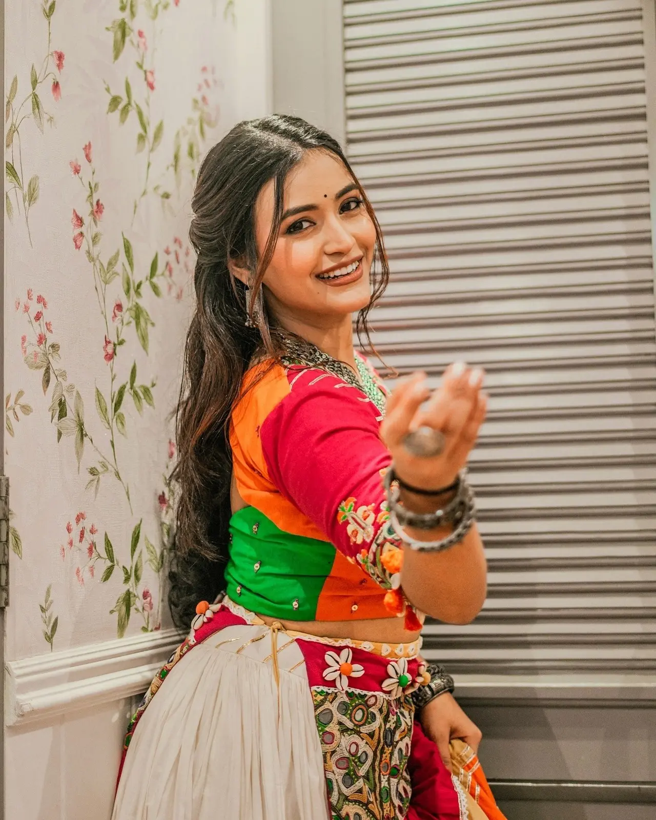 She finished school in Lucknow and then went on to study Bachelor of Management Studies at Nirmala Memorial Foundation College in Mumbai.