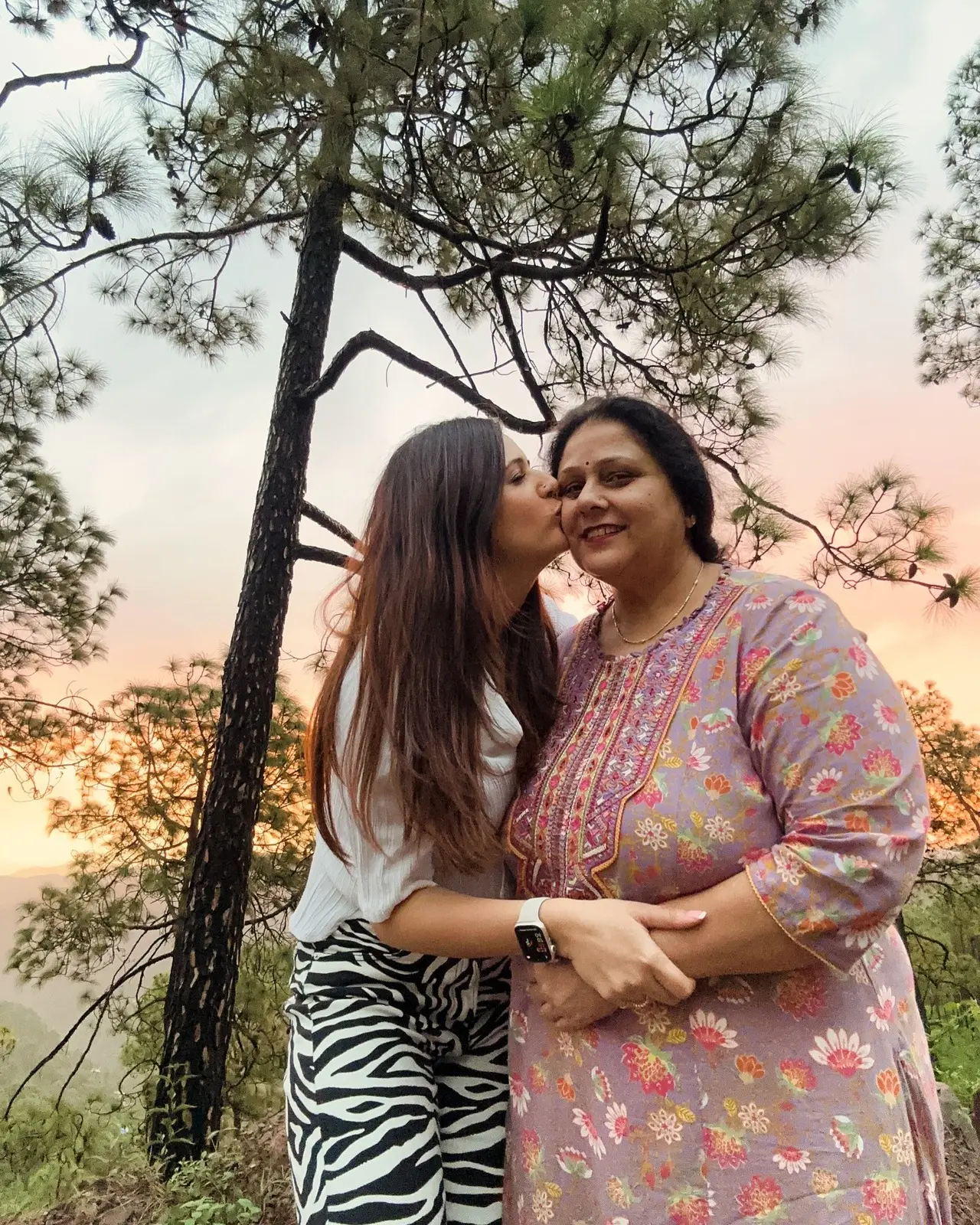 Her mother, Poonam Rikhi, always wanted to be an actor, but couldn't. Hence, she wished to fulfil her dream through her daughter. Isha's parents always encouraged her in her acting career.