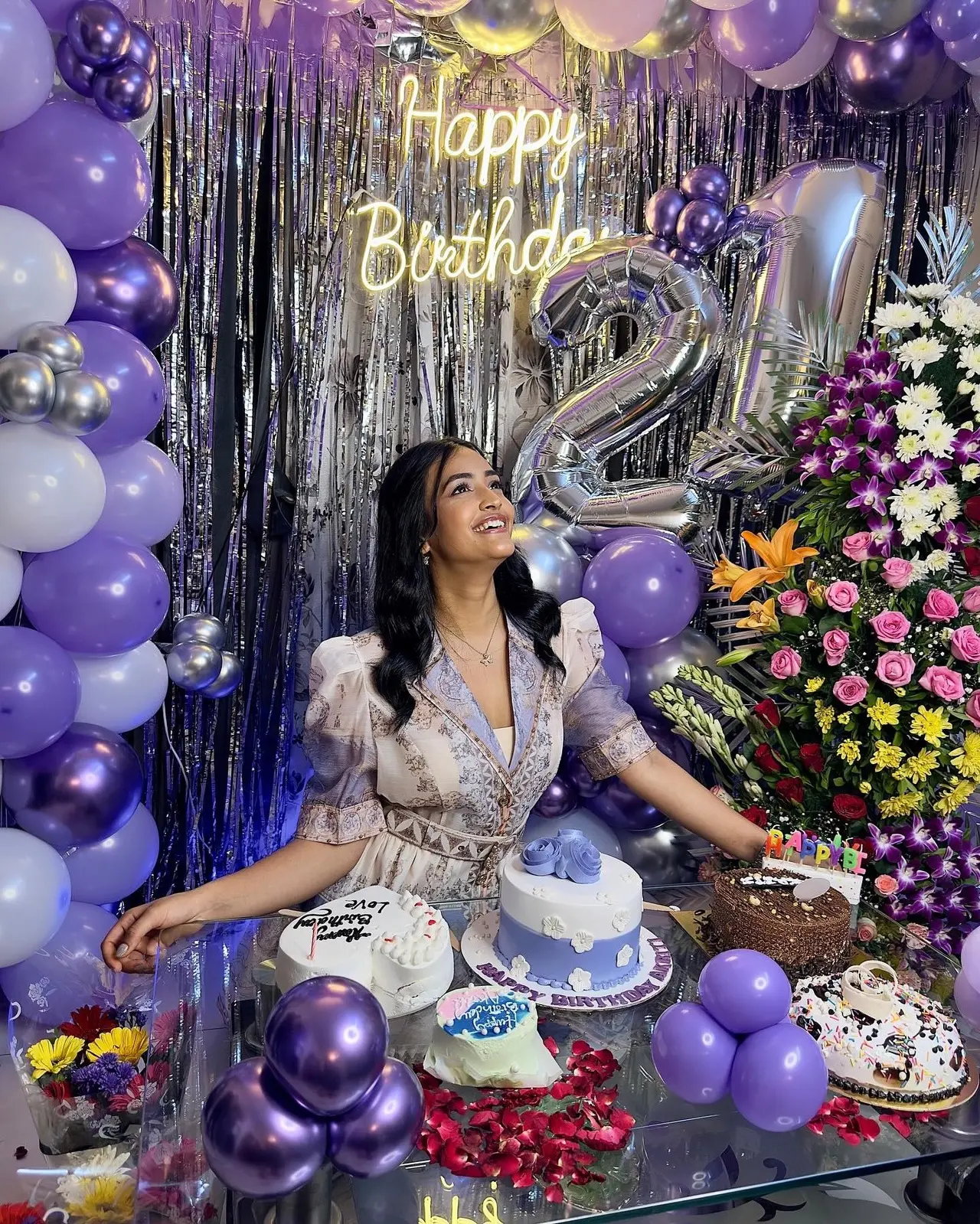 Akriti was born on May 2, 2003, in Lucknow, Uttar Pradesh. She spent her early years in Lucknow before moving to Mumbai with her family as a teenager. 