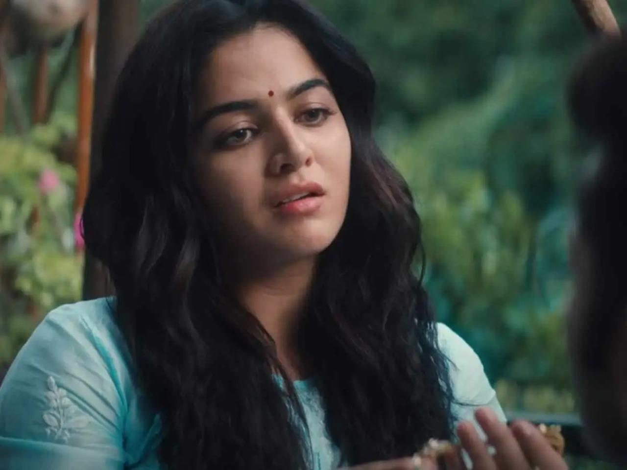 Wamiqa Gabbi in Khuifya
Wamiqa's character undergoes a drastic transformation, shifting from a naive housewife to an active participant in an international espionage mission after knowing her husband is a mole leaking secrets.