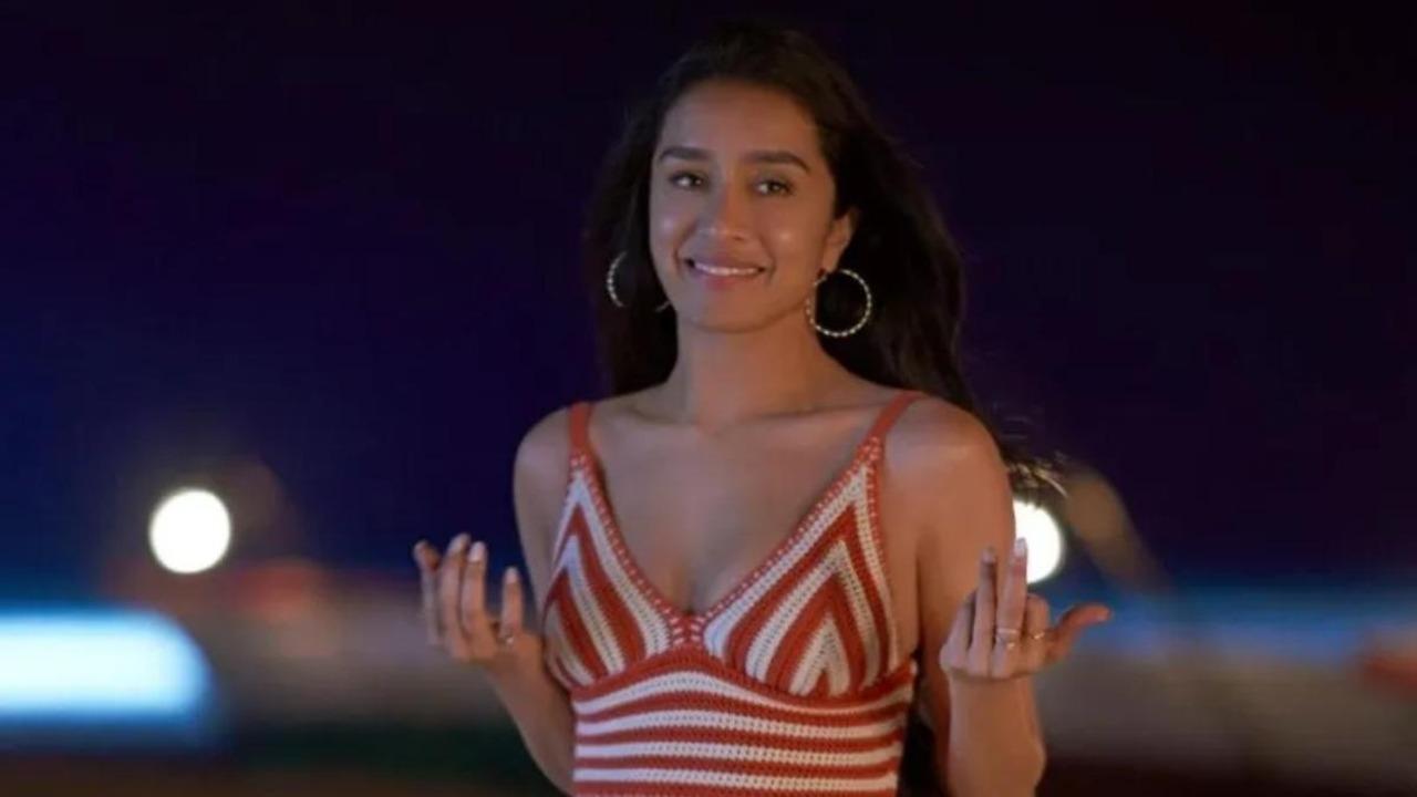 Shraddha Kapoor as Tini in Tu Jhoothi Main Makkaar
Tinni felt real because of her clarity about personal boundaries. She wanted love without losing herself, companionship without compromise. Shraddha Kapoor's portrayal reflected a generation learning to prioritise emotional truth over societal expectations.