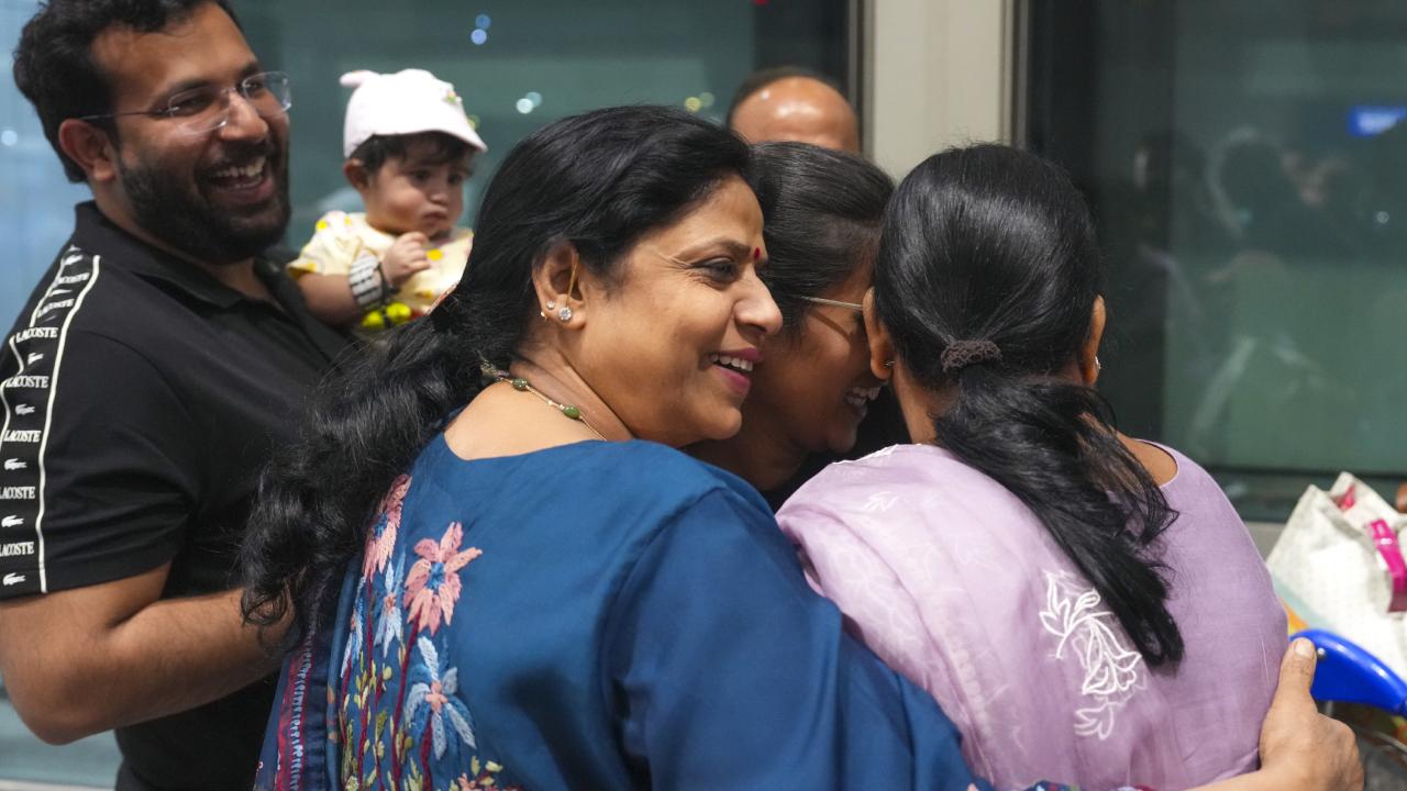 Many passengers who returned back to India were seen getting emotional after meeting their families