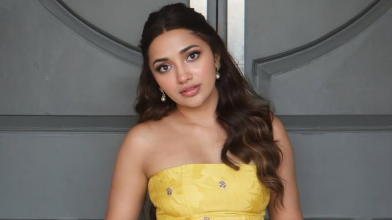 Jiya Shankar's fans celebrate Kadhal Reset Repeat with philanthropic gesture