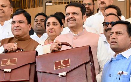 CM Fadnavis presented the budget on Friday. Pic/Sameer Abedi