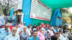IN PHOTOS: Mumbai's Patra Chawl residents protest over substandard MHADA flats