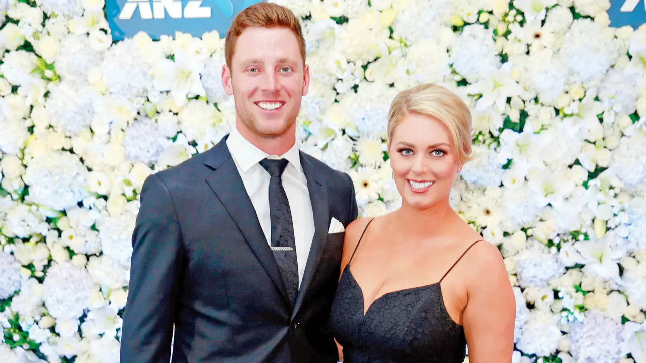 New dad Matt Henry delivers as New Zealand storm into T20 World Cup final