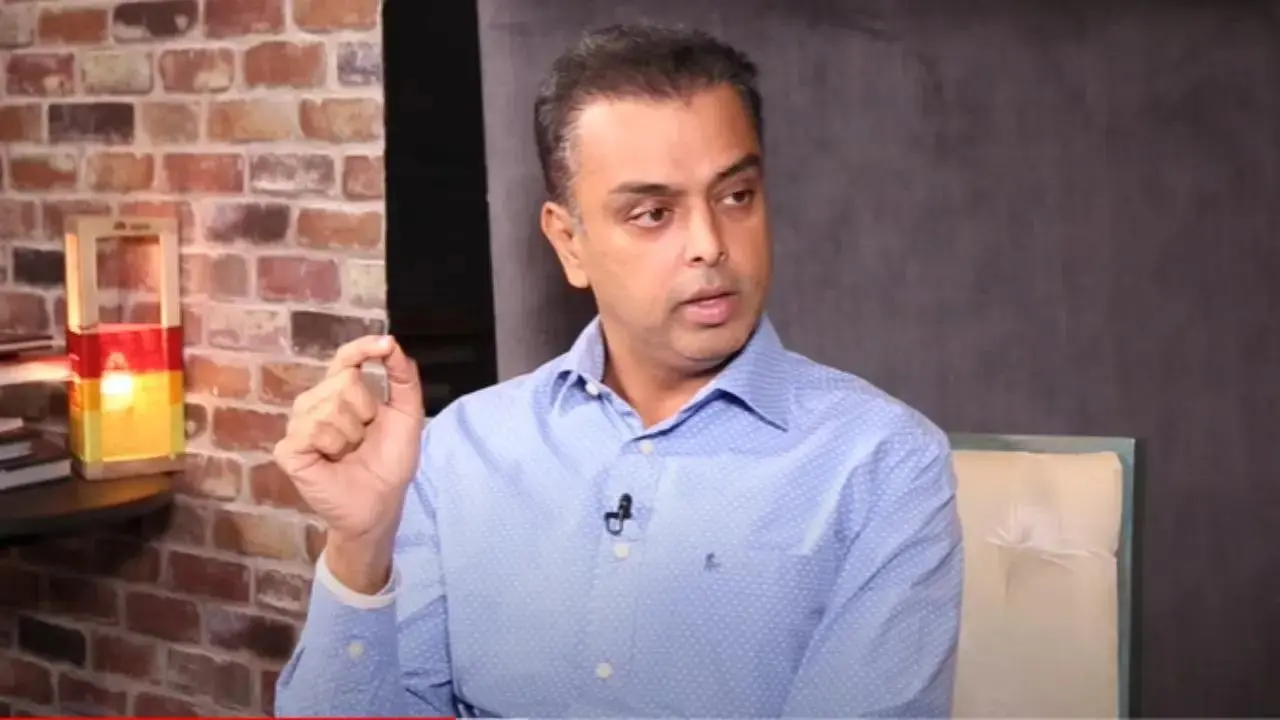 Mumbai LIVE: Milind Deora raises mobile connectivity issue on Metro 3