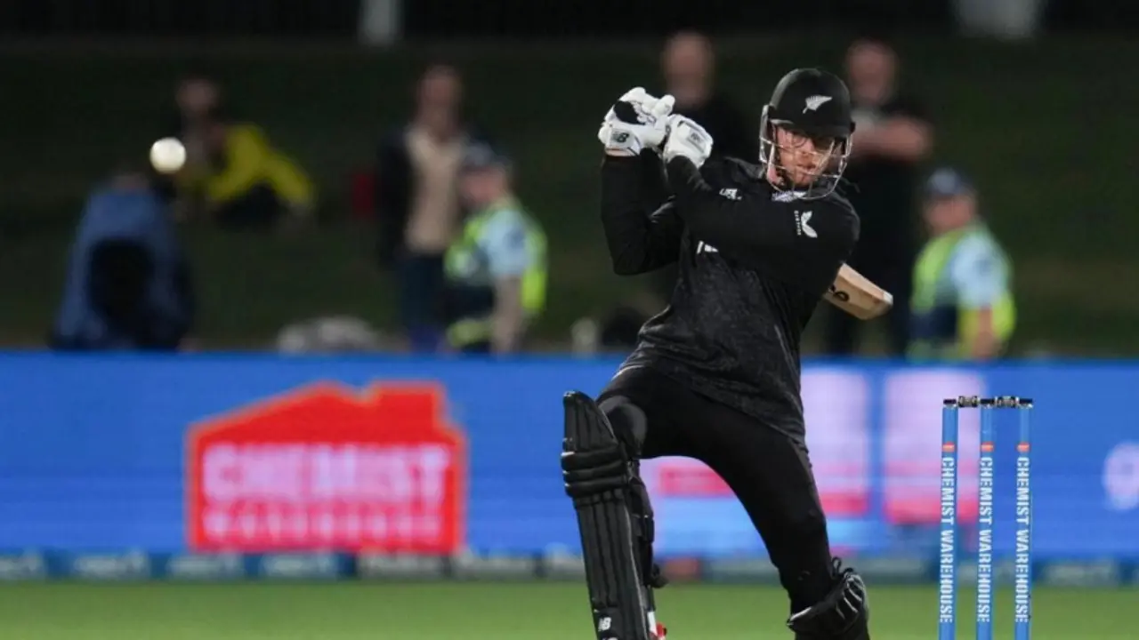 Later, skipper Mitchell Santner scored 43 runs in 35 balls, including three boundaries and two maximums. James Neesham was dismissed for eight runs in seven balls, including a boundary. Matt Henry and Jacob Duffy were dismissed on zero and three runs, respectively. Henry's knock ended in one ball, whereas Duffy's knock came to an end in five balls. Lockie Ferguson stayed unbeaten on six runs in seven balls. With this, New Zealand was bowled out for 159 runs in 19 overs (Pic: File Pic)