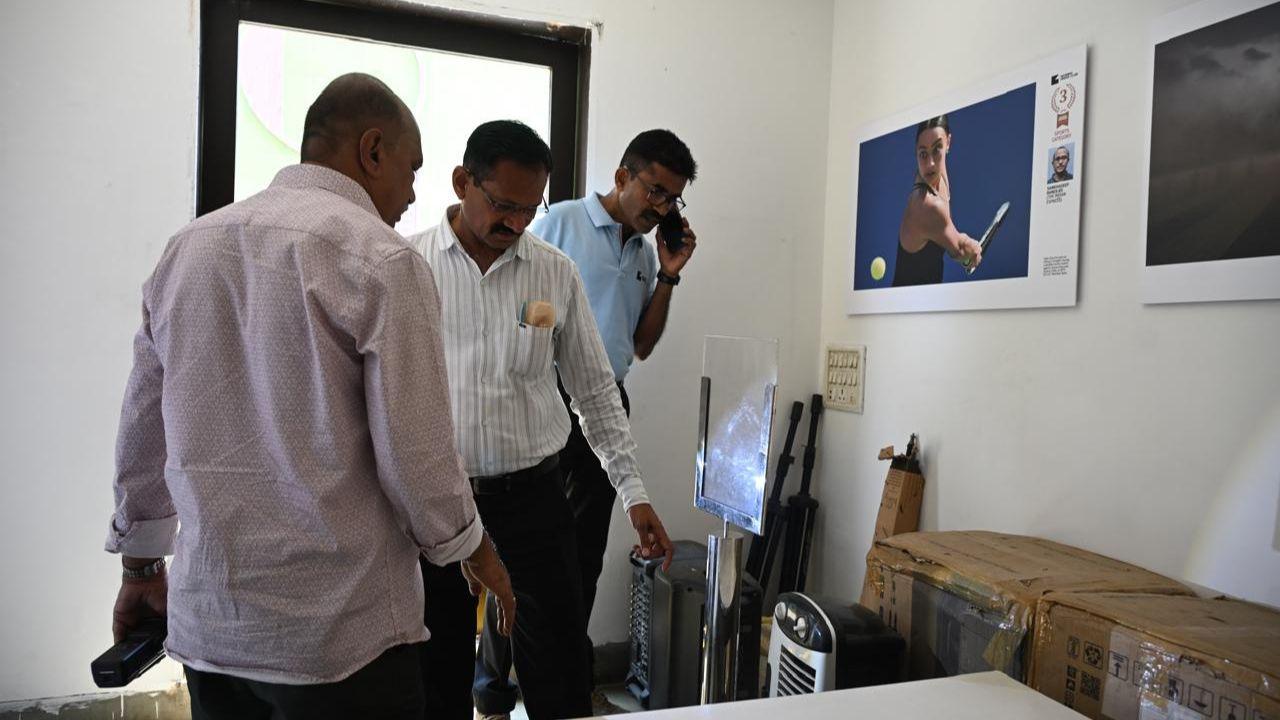 The email claimed that, with help from Naxalites and secret cells linked to Pakistan, the sender only had enough resources to target 3-4 buildings but never expected to use them