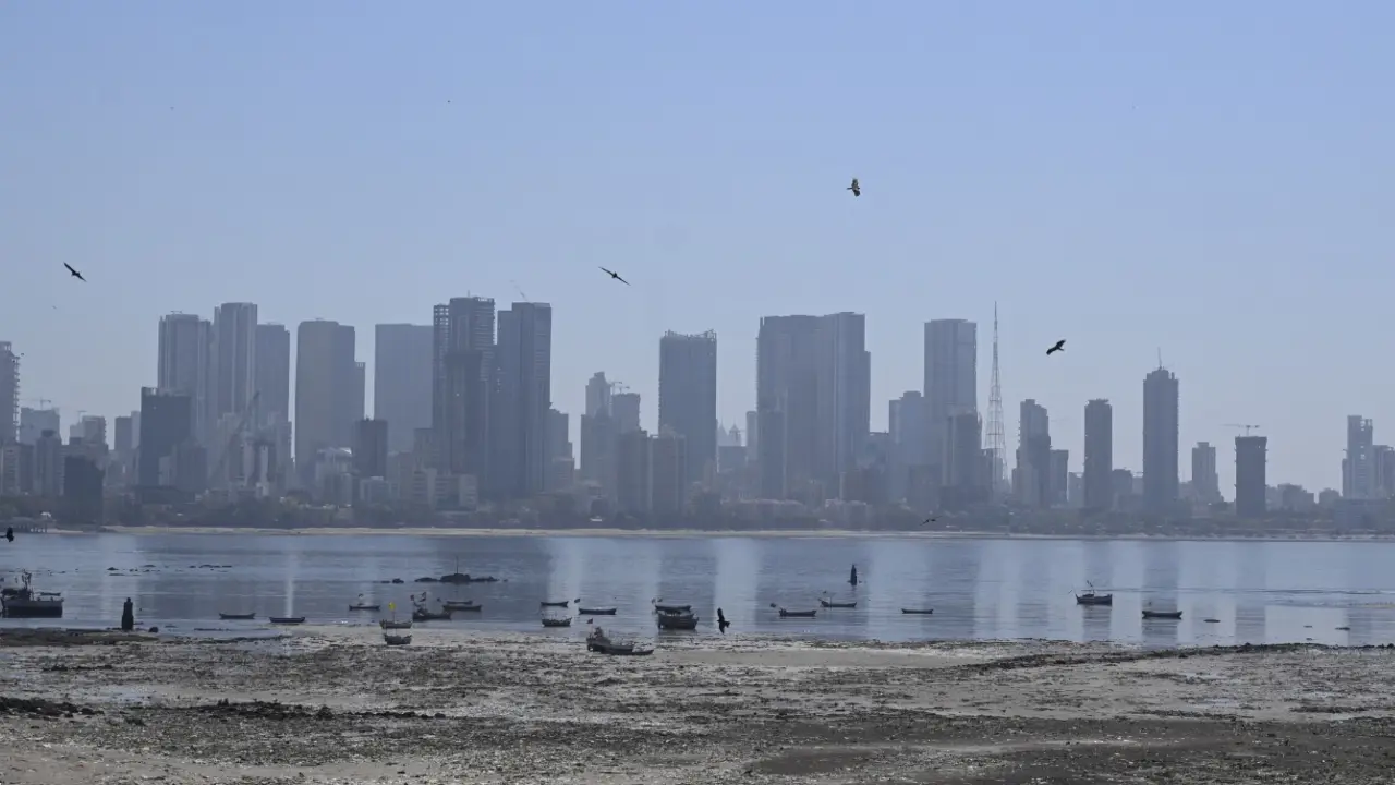 Mumbai weather: Clear skies with temp up to 34 Degrees Celsius; AQI at 102