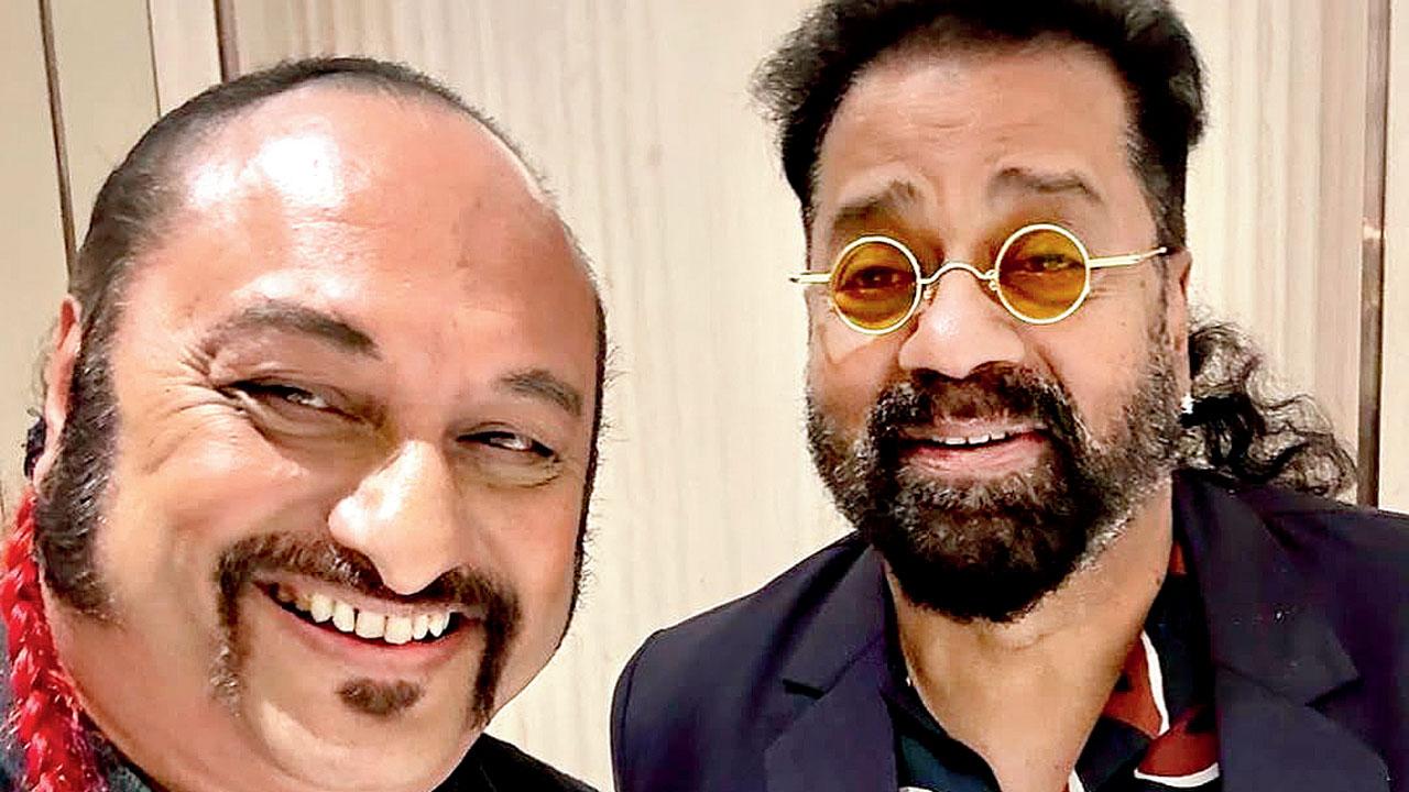 (L-R) Leslee Lewis with Hariharan