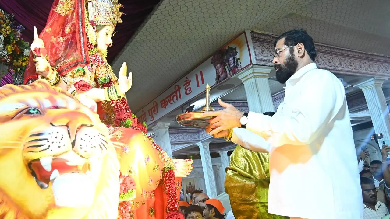 A procession was organised with great enthusiasm, featuring drum performances, chants of devotion, and a large gathering of devotees