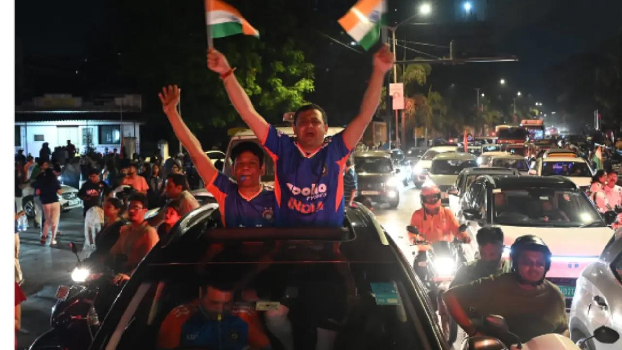 People were seen waving the Indian tricolour late into the Sunday night to celebrate the team's victory. (Pic: Satej Shinde)