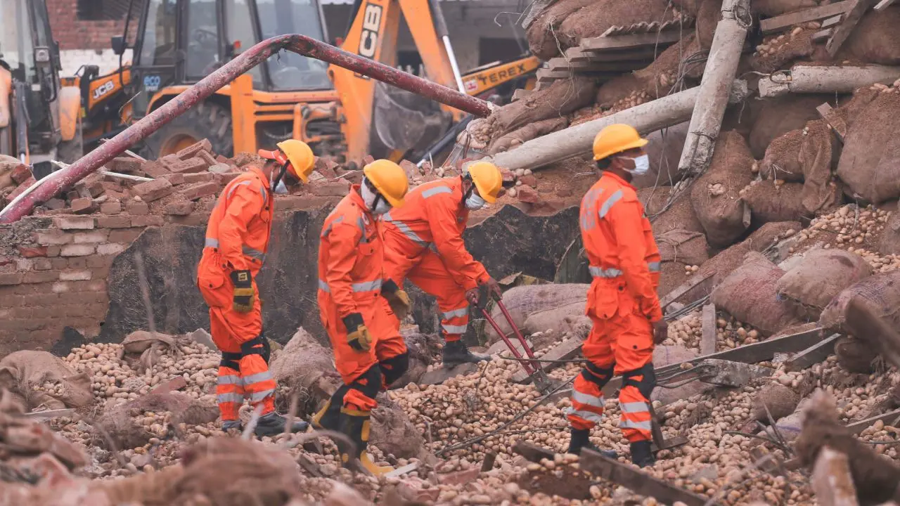 Fire brigade teams are at the spot trying to contain the gas leak