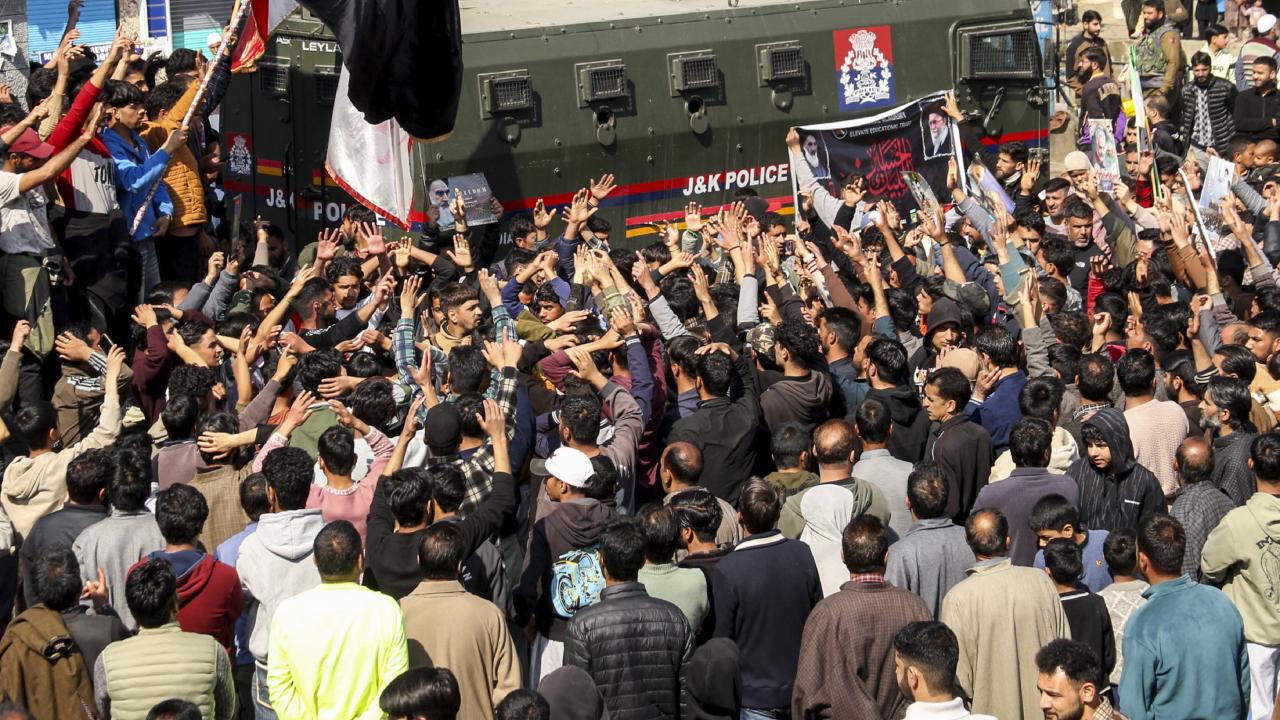 Most of the shops and business establishments remained closed in both Kishtwar and Doda district headquarters and in other major towns in response to separate bandh calls given by religious leaders to protest the alleged aggression of the United States and Israel on Iran