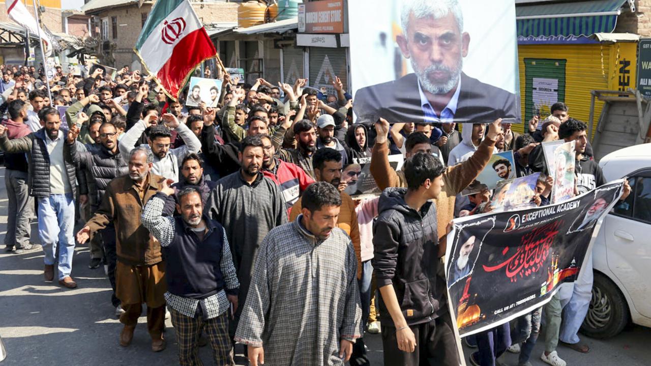 A large number of Shia Muslims has been protesting in parts of the country against the killing of Iran's Supreme Leader Khamenei