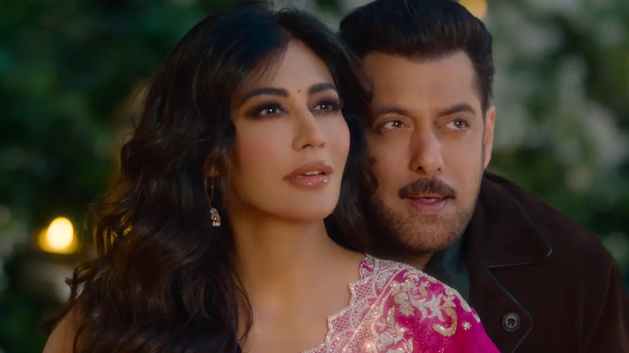 Maatrubhumi: Salman Khan's song Chand Dekh Lena captures love and longing