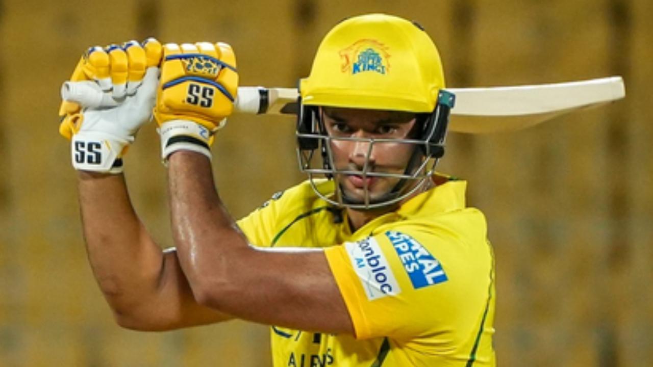 <p>Burly all-rounder Shivam Dube departed on six runs in balls, which also included a boundary. Facing nine balls, Noor Ahmad was dismissed on one ball. Burly all-rounder Shivam Dube departed on six runs in balls, which also included a boundary. Facing nine balls, Noor Ahmad was dismissed on one ball. Matt Henry was also dismissed on five runs in seven balls, including a boundary. Jamie Overton played a fighting knock as he smashed 43 runs in 36 balls, with the help of two boundaries and the same number of maximums. Anshul Kamboj stayed unbeaten on seven runs in 10 balls, including a boundary. With this, CSK was bowled out for 127 runs in 19.4 overs&nbsp;<em><strong>(Pic: Instagram/<span class="_aupe copyable-text xkrh14z" style="white-space: pre-wrap;">chennaiipl</span>)</strong></em></p>