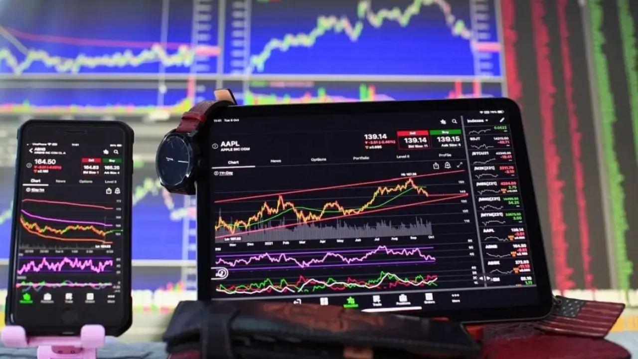 Sensex plunges over 1,000 points as market sentiment turns negative