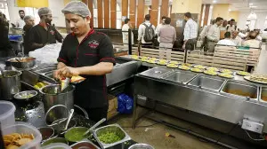 Mumbai LIVE: BMC canteen struggles with gas shortage amid LPG crisis