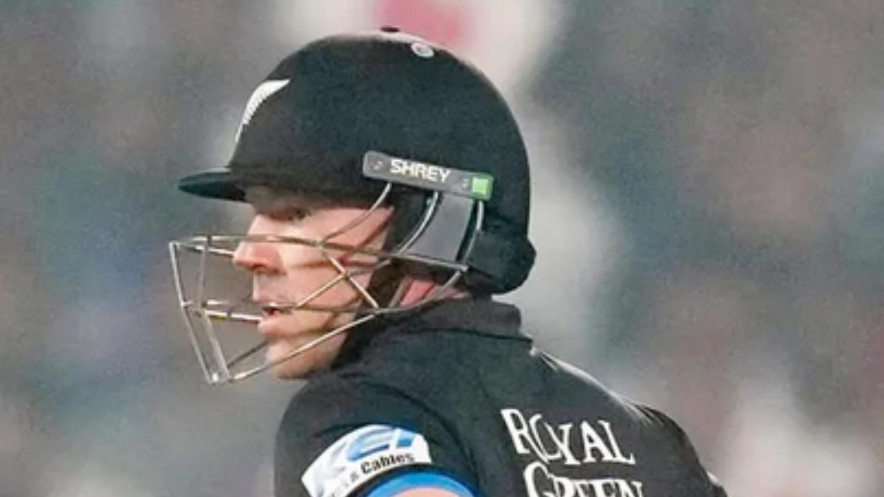 Having needed to chase a target of 256 runs, New Zealand's wicketkeeper-batsman Tim Seifert scored 52 runs in 26 balls, including two boundaries and five maximums. Fellow opening batsman Finn Allen scored nine runs in seven balls, including a boundary (Pic: File Pic)