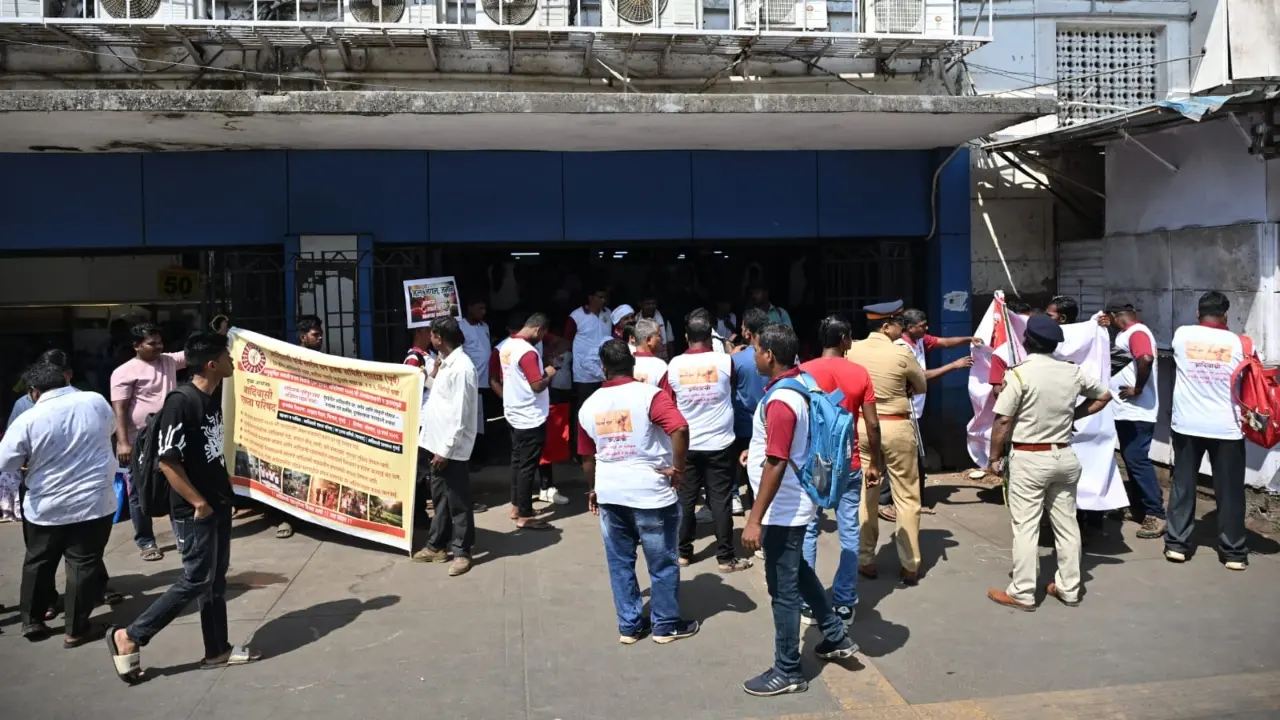 Police were present along the route to manage traffic and ensure safety