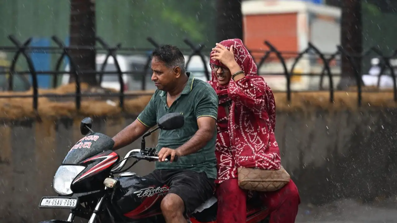 Motorists navigate drenched streets in Wadala as the season’s first heavy spell transforms Mumbai’s road conditions Motorists navigate drenched streets in Wadala as the season’s first heavy spell transforms Mumbai’s road conditions