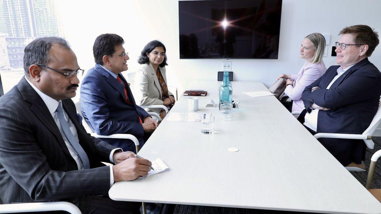The minister also noted Sun Life Financial’s longstanding contribution towards strengthening India’s insurance and financial services sector The minister also noted Sun Life Financial’s longstanding contribution towards strengthening India’s insurance and financial services sector