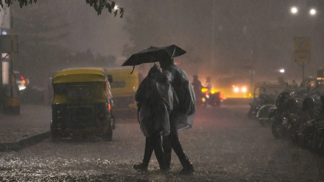 Pre-monsoon showers on Friday gripped parts of India, including Bengaluru and Kolkata Pre-monsoon showers on Friday gripped parts of India, including Bengaluru and Kolkata